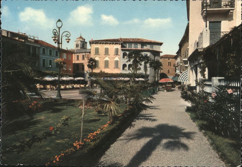 Piazza G. Carducci, Sirmione, Lago di Garda Italy