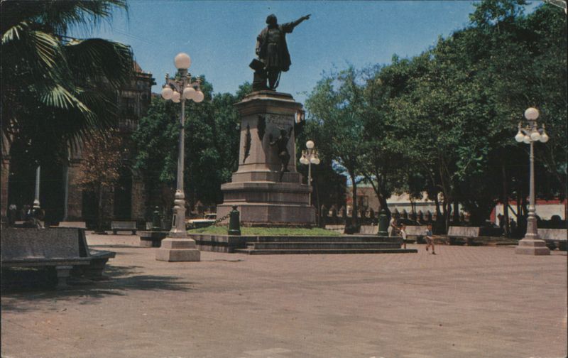 Estatua de Cristobal Colon, Ciudad Trujillo Dominican Republic