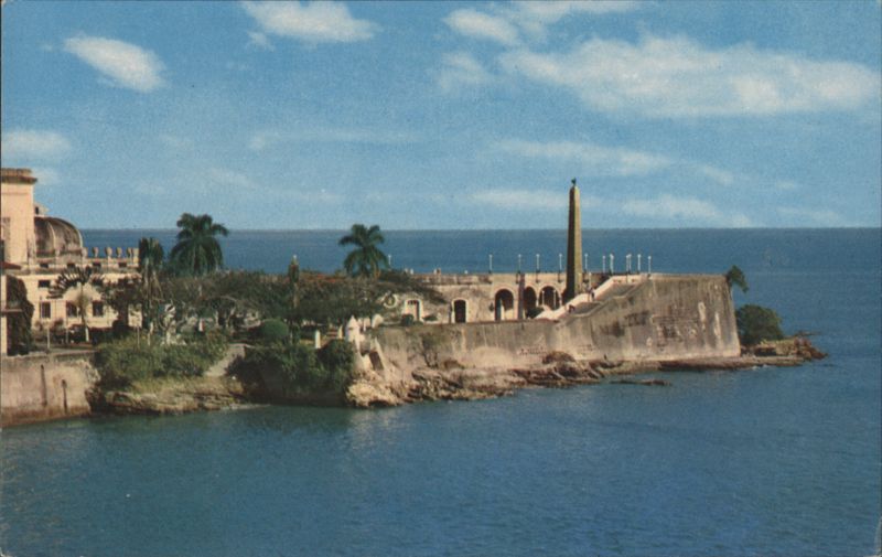 Las Bovedas Seawall, Plaza de Francia, Panama City
