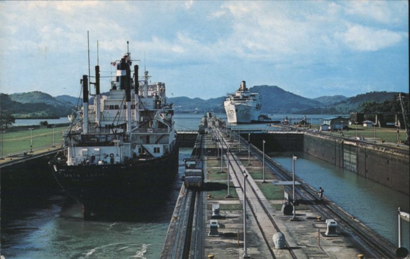 Ships in the Miraflores Locks, Panama Canal Foto Flatau
