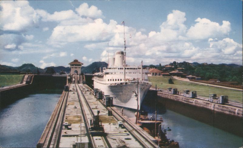 S.S. Kungsholm in Miraflores Locks, Panama Canal Foto Flatau