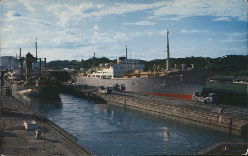 Passing through Miraflores Locks, Panama Canal Foto Flatau