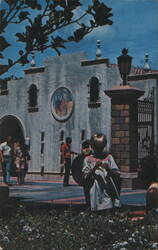 Spanish Section Entrance, International Bazaar, Freeport Postcard