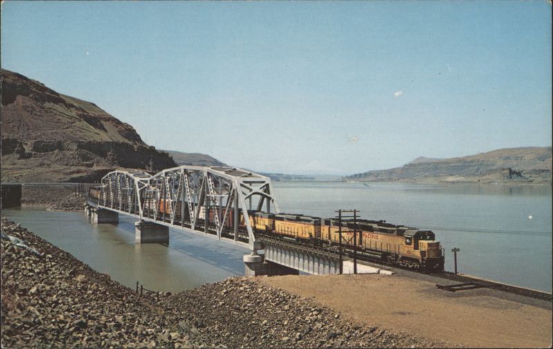 Union Pacific Diesel Freight on John Day Bridge Locomotives