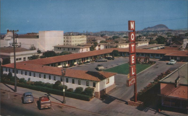 Berkeley Plaza Motel with Tall Sign California