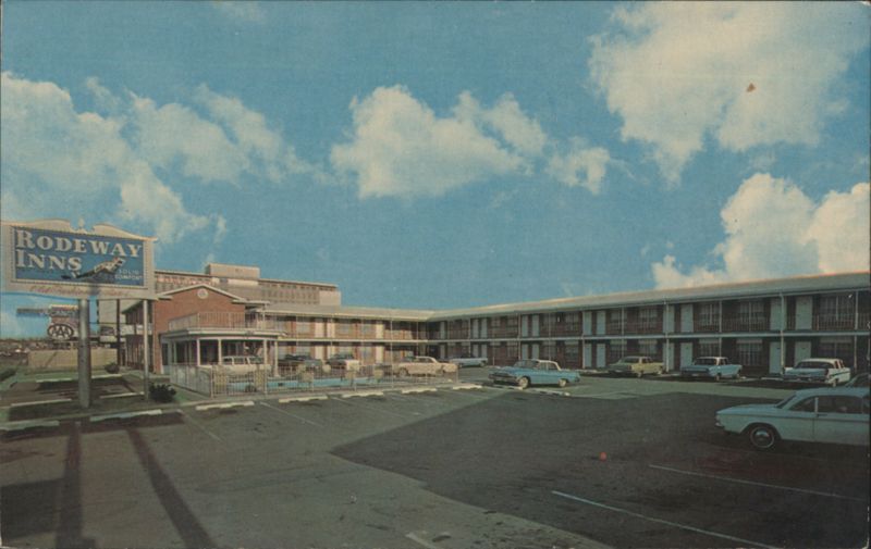 Rodeway Inn on W. Mockingbird Lane with Pool, Dallas Texas