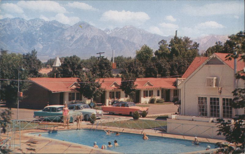 Utah Motor Park with Swimming Pool and Mountains Salt Lake City