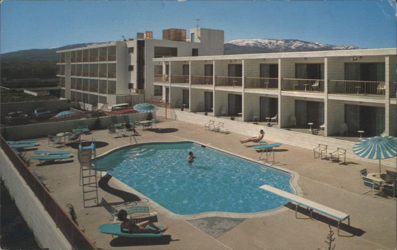 Royal Inn Outdoor Pool and Hotel, Reno Nevada