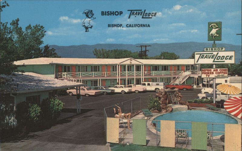 Bishop Travelodge with Swimming Pool and Mt. Whitney View California