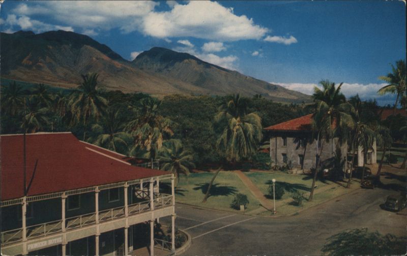 Lahaina, Maui: Old Hawaiian Capital with Courthouse