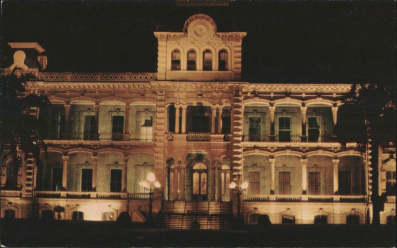 Iolani Palace at Night, Honolulu, Hawaii