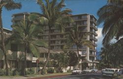 Waikiki Surf Hotel, Waikiki, Hawaii with Palm Trees Postcard