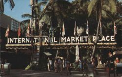 International Market Place Entrance, Waikiki Postcard