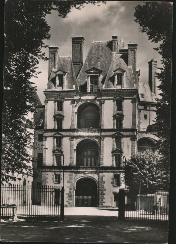 Fontainbleau Le Chateu Porte Doree France