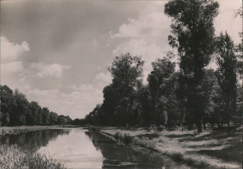 Fontainbleau (Seine-et-Marne) Le Canal France
