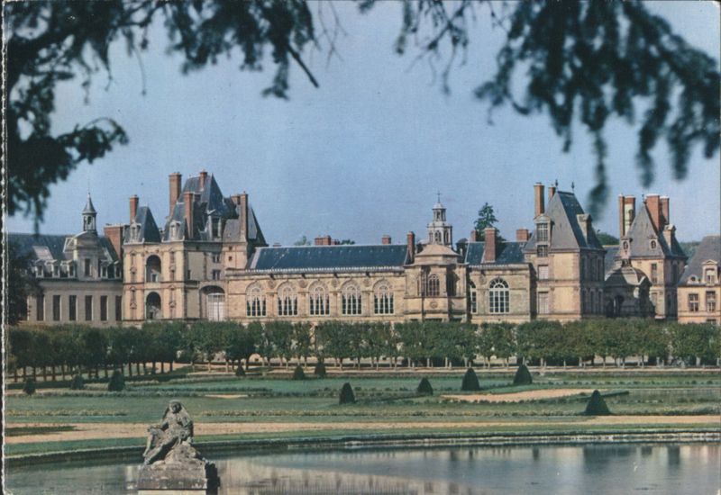 Château de Fontainebleau from the Bréau France