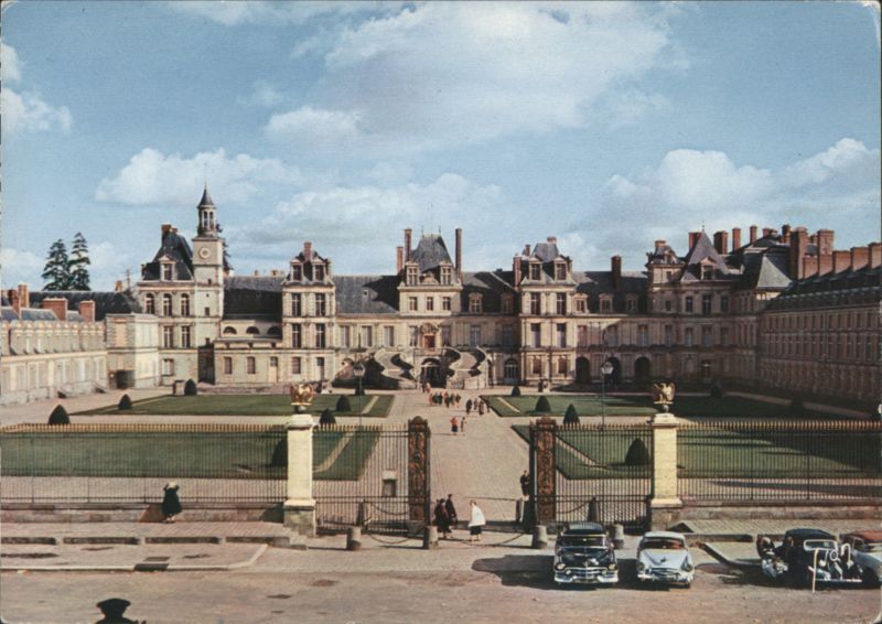 Château de Fontainebleau: Façade et Cour des Adieux France
