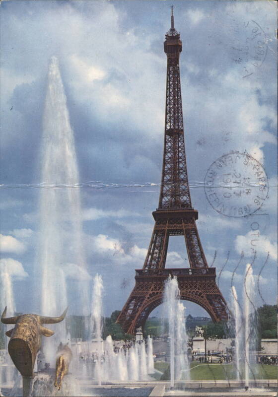 Eiffel Tower with Palais de Chaillot Fountains, Paris France