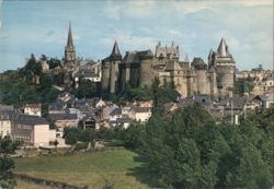 Château Féodal and Town, Vitré Postcard
