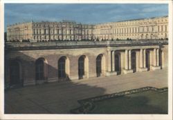 Versailles - Le Château, les parterres et l'Orangerie Postcard