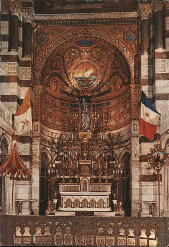 Basilique Notre-Dame de la Garde - Entrée de la Nef Marseille France