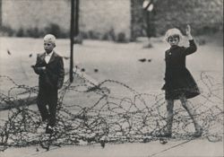 Children at Barbed Wire Berlin Wall Border, 1961 Postcard
