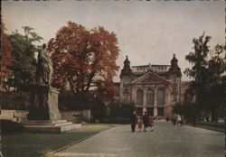 Goethe Monument and Great House, Frankfurt am Main Postcard