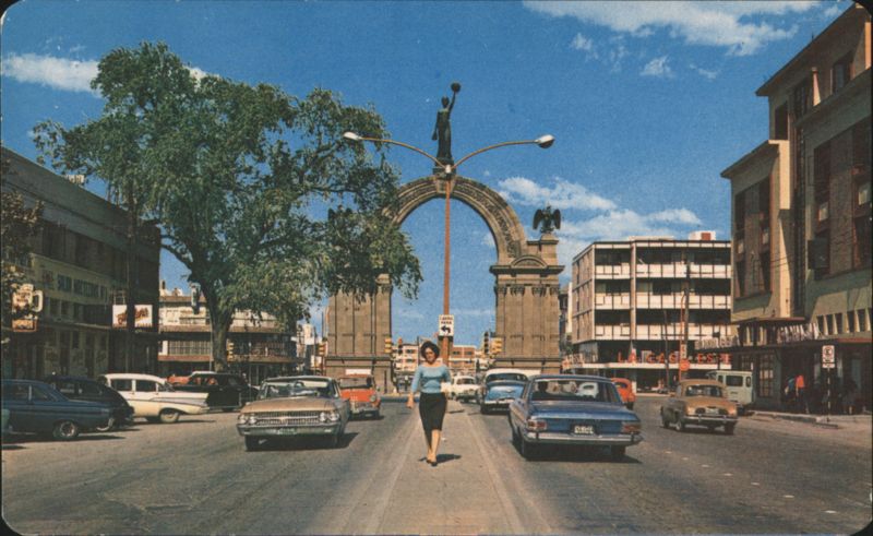Pino Suárez Roadway Archway & Traffic, Monterrey N. L. Mexico