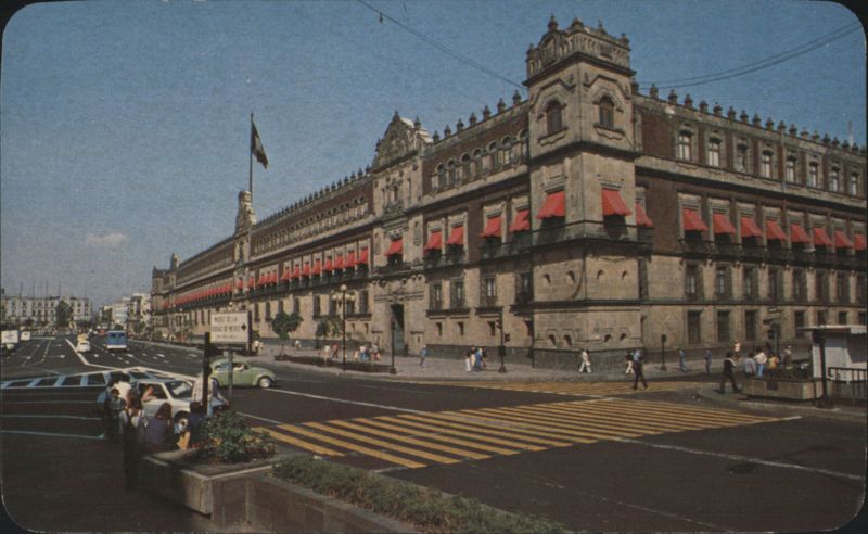 National Palace, Zócalo, Mexico City Kipi Turok