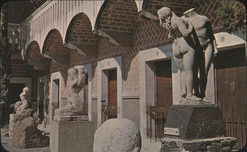 Artist's Quarter Sculptures & Arches, Puebla, Mexico