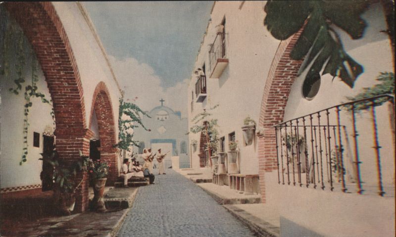 Hacienda Vista Hermosa Arched Walkway, Tequesquitengo, Mexico