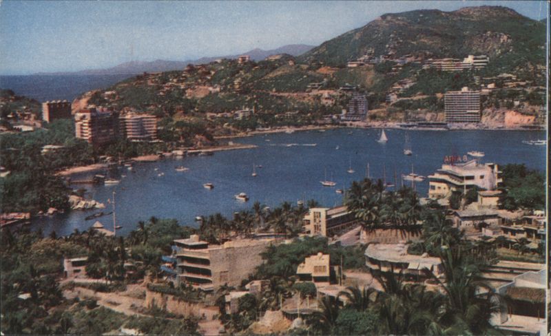 Panoramic View of Acapulco Bay with Hotels Mexico Fischgrund