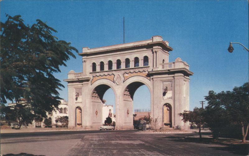 Arcos de Guadalajara, Vallarta Avenue Mexico