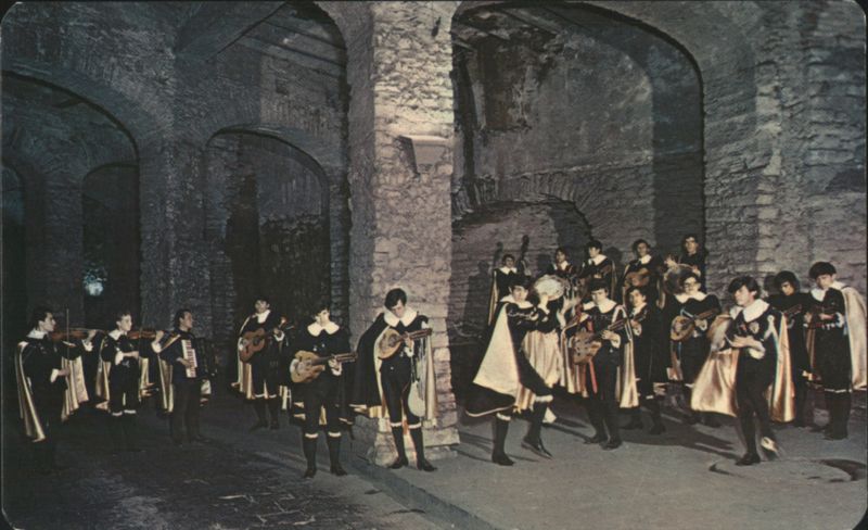 Guanajuato Estudiantina Strolling Band Serenade Mexico
