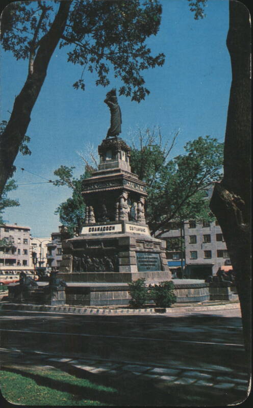 Cuauhtémoc Statue on Paseo de la Reforma, Mexico City