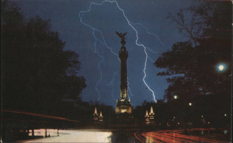 Monument of Independence, Mexico City with Lightning