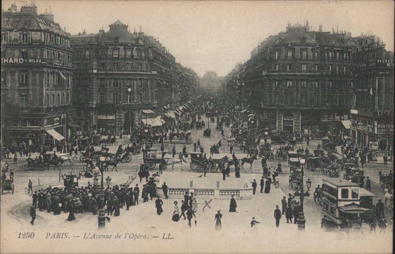 L'Avenue de l'Opéra, Paris - Armistice Day 1918 Crowd France