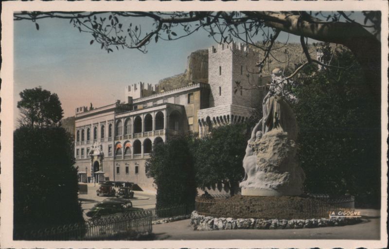 Monaco - Le Palais du Prince with Statue