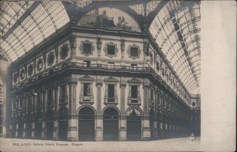 Galleria Vittorio Emanuele Ottagono, Milano Italy