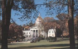 Vermont State Capitol Building, Montpelier, Gold Dome Postcard