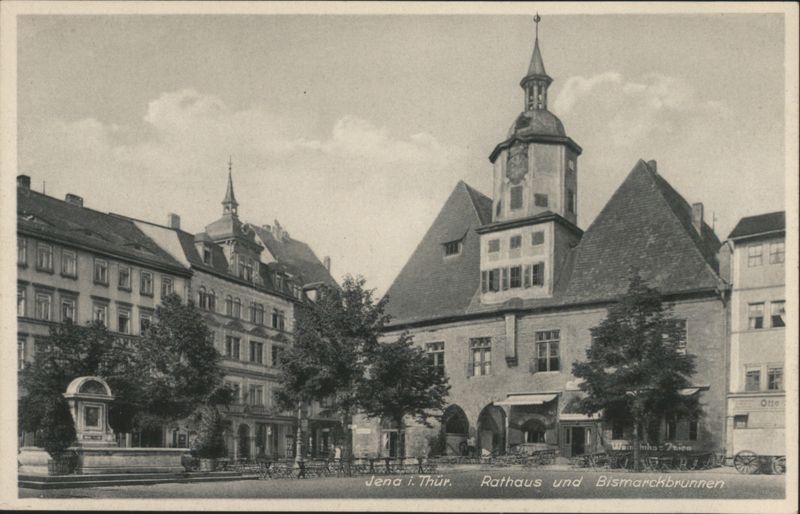 Jena Rathaus und Bismarckbrunnen Germany