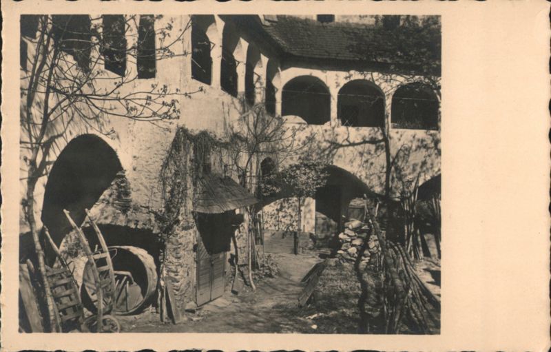 Deisenhoferhof, Weißenkirchen, Wachau Arched Building Austria