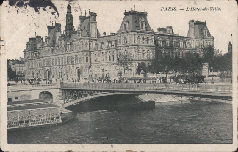 Hôtel de Ville, Seine River & Bridge, Paris France
