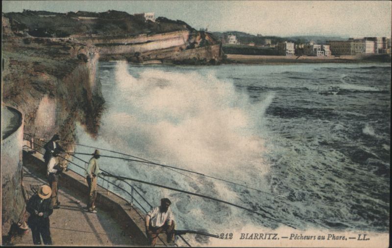 Biarritz Pêcheurs au Phare, Crashing Waves France