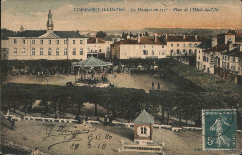 Commercy Place de l'Hôtel-de-Ville La Musique du 155e France