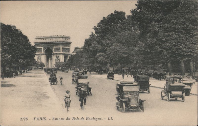 Arc de Triomphe, Avenue du Bois de Boulogne, Paris France