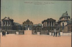 Versailles Château - Façade du Palais - Front View Postcard