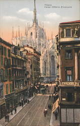 Milano Duomo, Corso Vittorio Emanuele Street Scene Postcard
