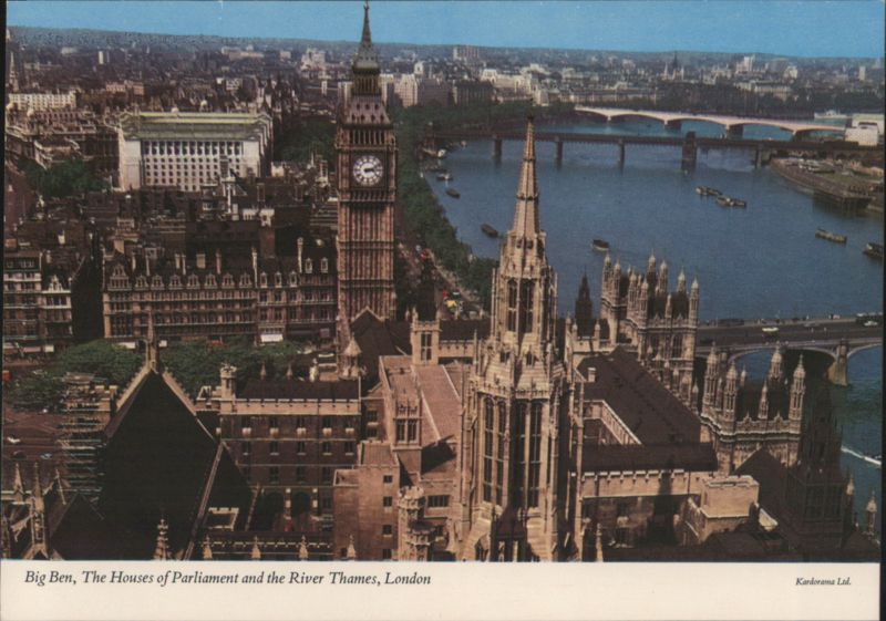 Big Ben, Houses of Parliament & River Thames, London United Kingdom
