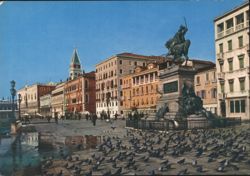 Venezia Riva degli Schiavoni, Monumento a Vittorio Emanuele II Postcard